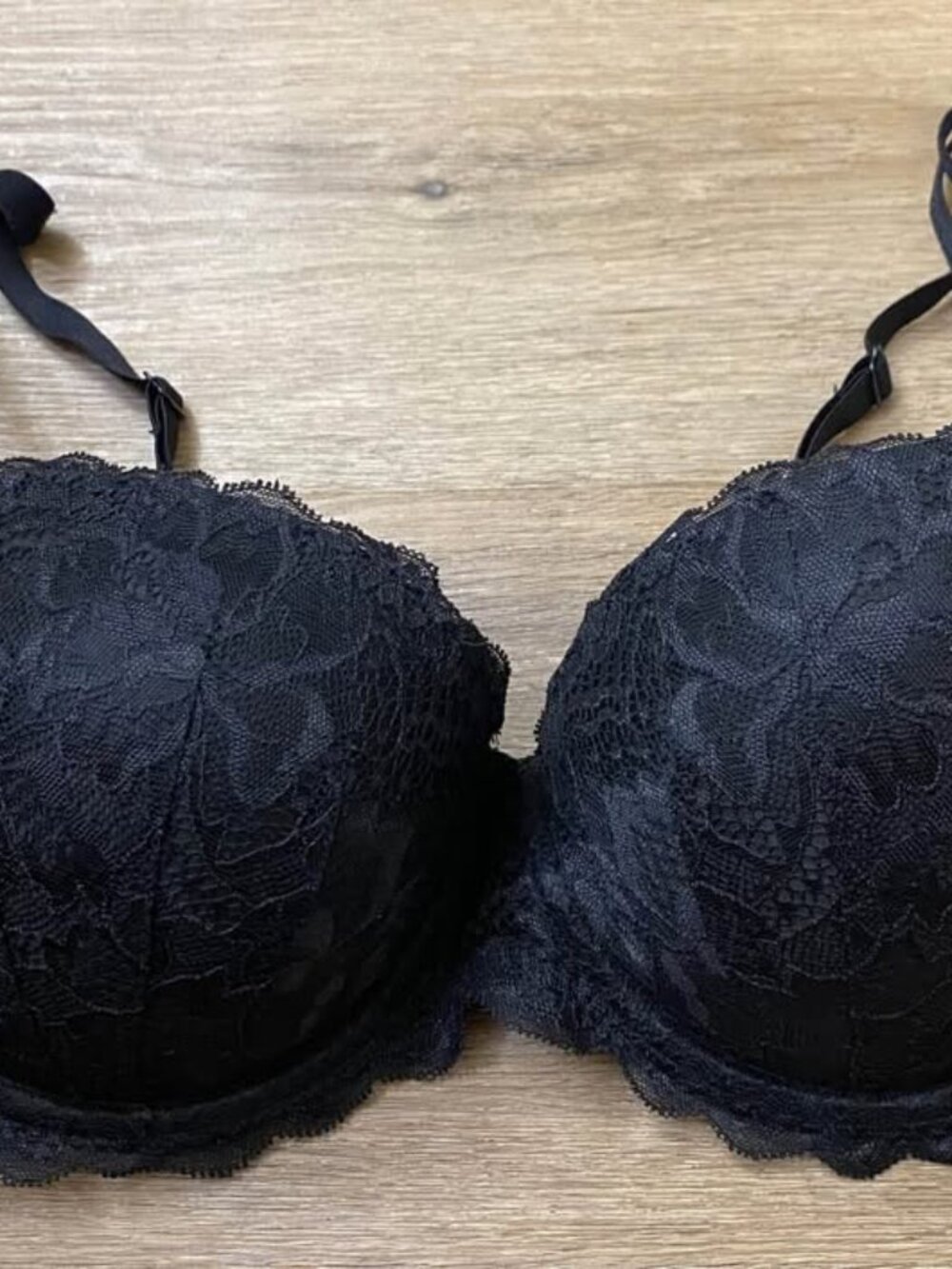 Victoria’s Secret Dream Angels All-Over Lace Demi Push-Up Bra 36D Black Underwir